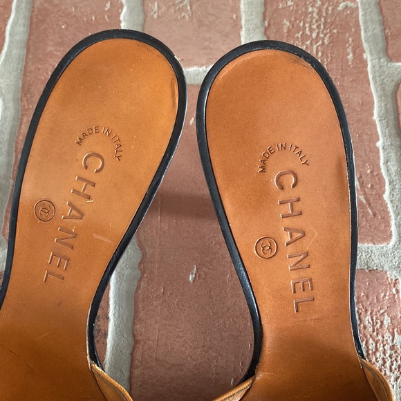 CHANEL Heels Size 8 - Picture 4 of 14